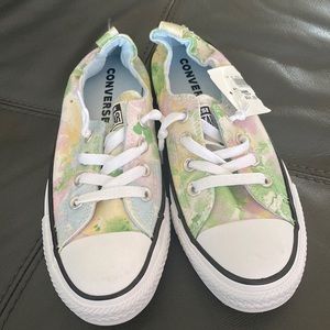 Womans converse chuck style